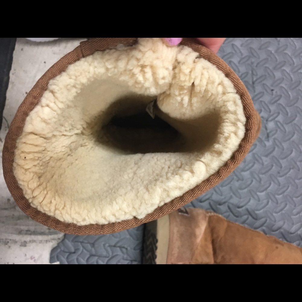 Ugh Boots Size 9 - image 4